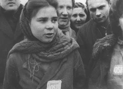 洋書 Nurses and Midwives in Nazi Germany Women Doctors in Weimar and Nazi Germany - University of